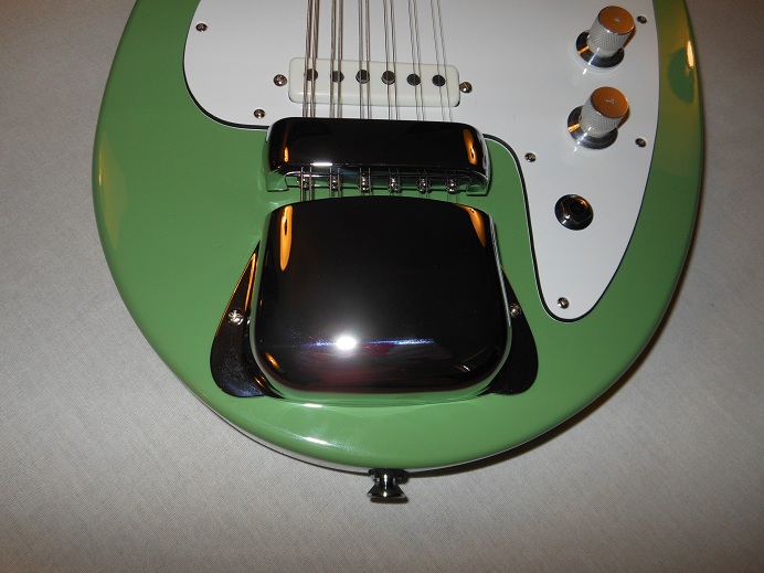 Mando Guitar Picture 14